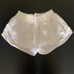 white lululemon hotty hot short 2.5 seam size four